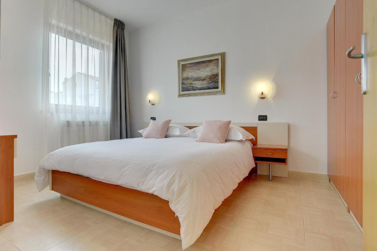 Villa Nina B&B โรวีน ภายนอก รูปภาพ